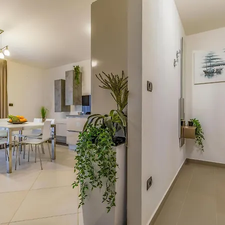 Awesome In With Wi-fi Apartment Liznjan